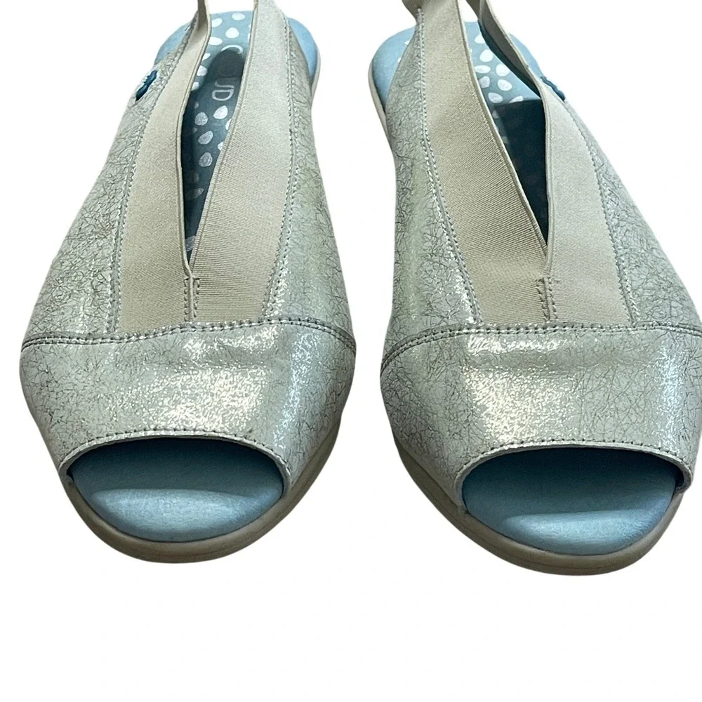 Cloud caliber sandals